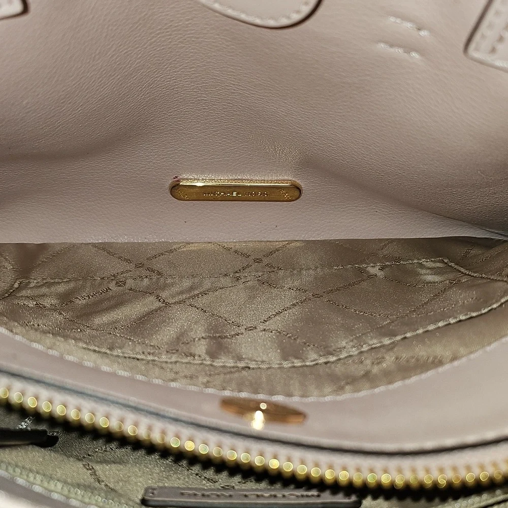 MICHAEL KORS Brown & Light Pink Handbag. Like New Condition. Gold Accents